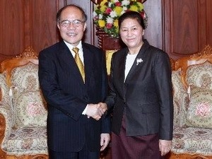 NA Chair Nguyen Sinh Hung begins official visit to Laos - ảnh 1